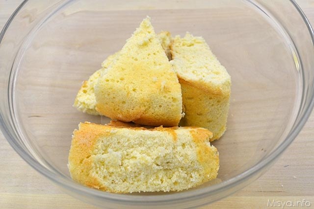 8 tagliare pan di spagna