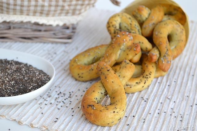 Tarallini-ai-semi-di-chia