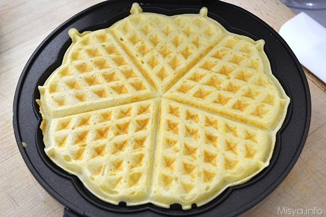 Una piastra per waffle ordinata su  è arrivata con un vecchio waffle  croccante già dentro - Open