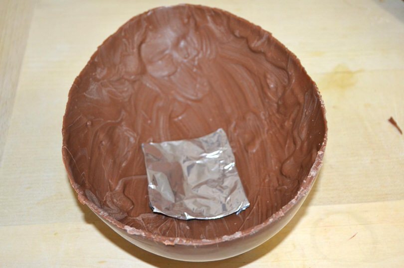 13 mettere sorpresa nell uovo