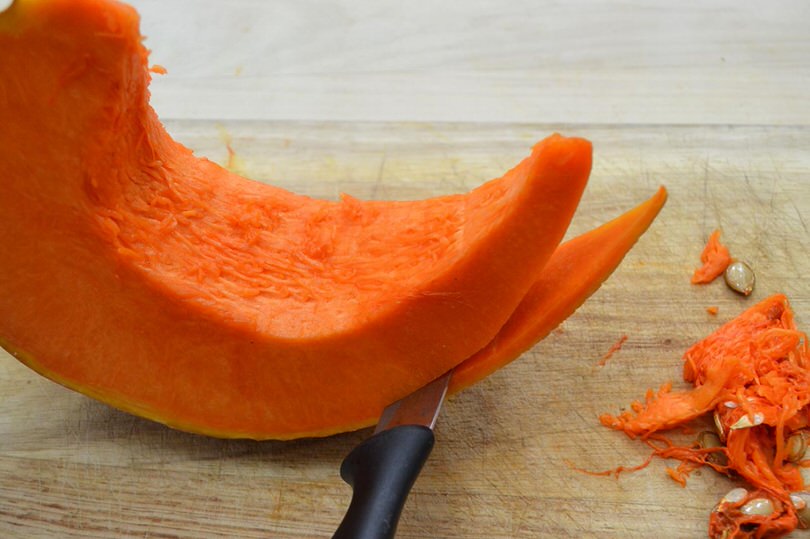 3 tagliare la buccia