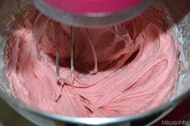 7 mescolare impasto rosa