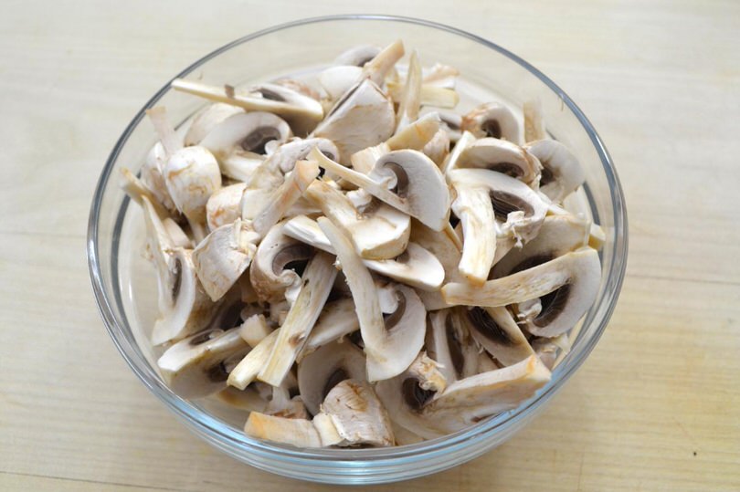 8 funghi nella ciotola