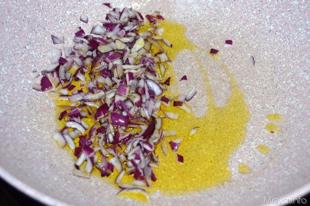 1 soffriggere cipolla