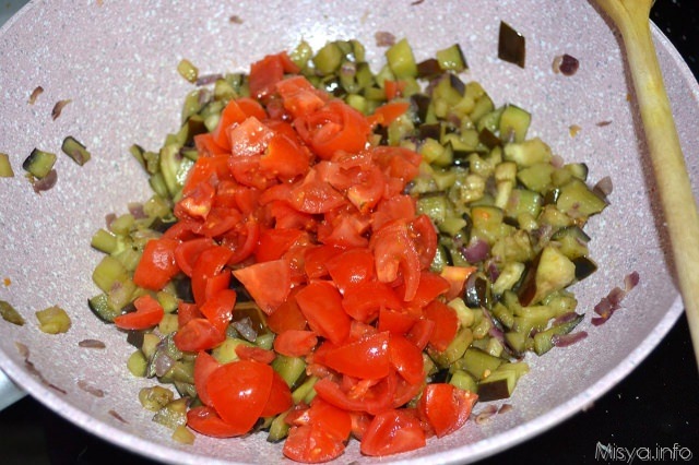 5 aggiungere pomodorini