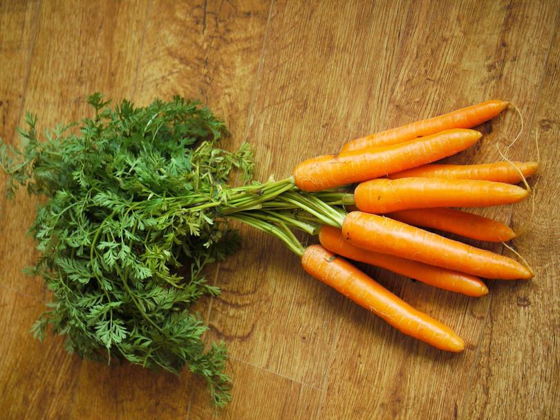 How-to: tagliare le carote a striscioline, fettine, alla julienne