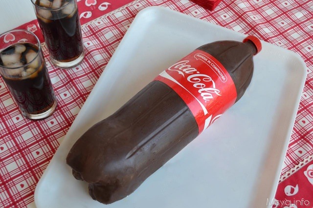 torta bottiglia coca-cola