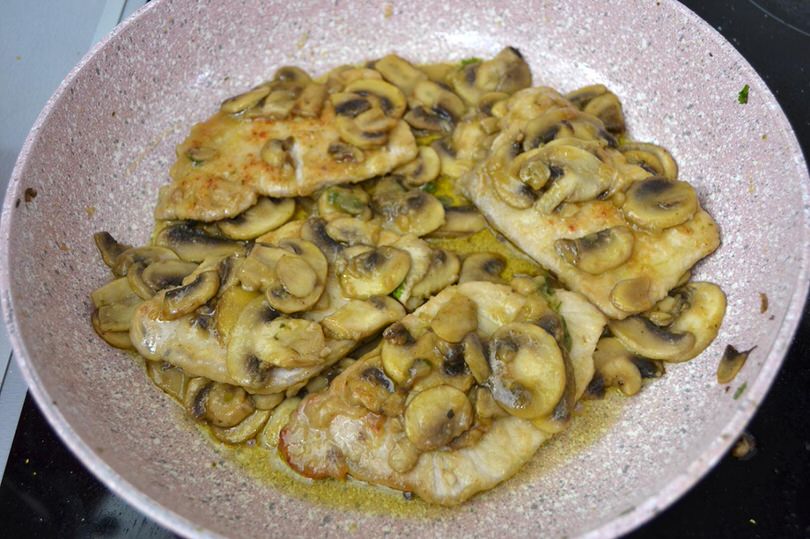 10 cuocere fettine e funghi