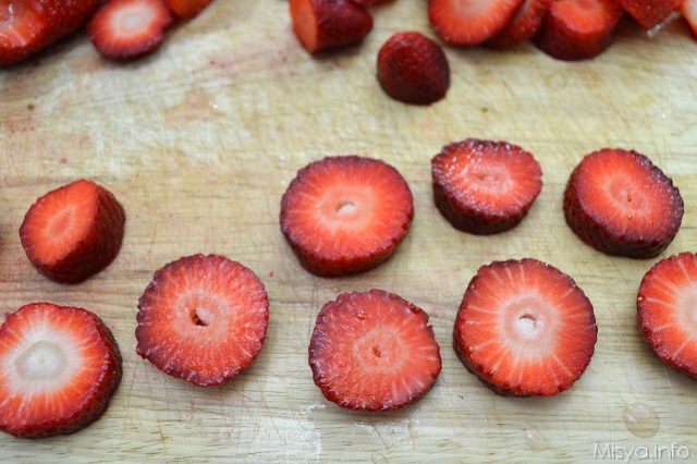 3 tagliare fragole