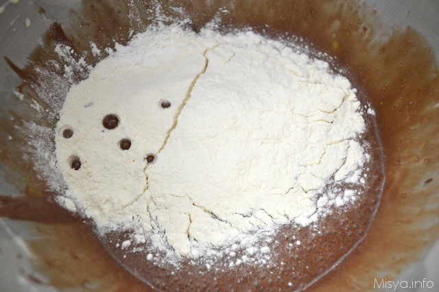 7 aggiungewre farina