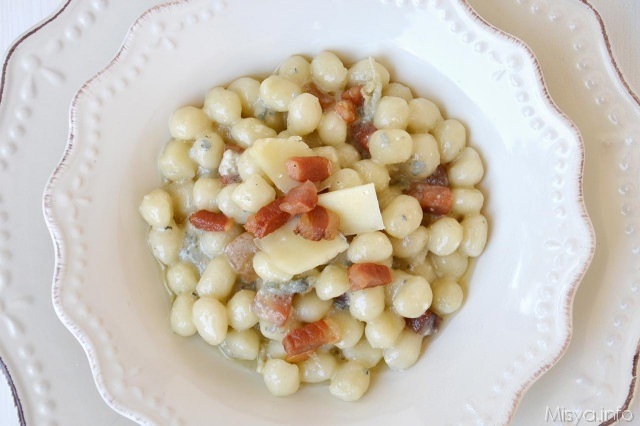 gnocchi e gorgonzola