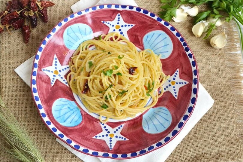 Spaghetti aglio olio e peperoncino - Ricetta di Misya