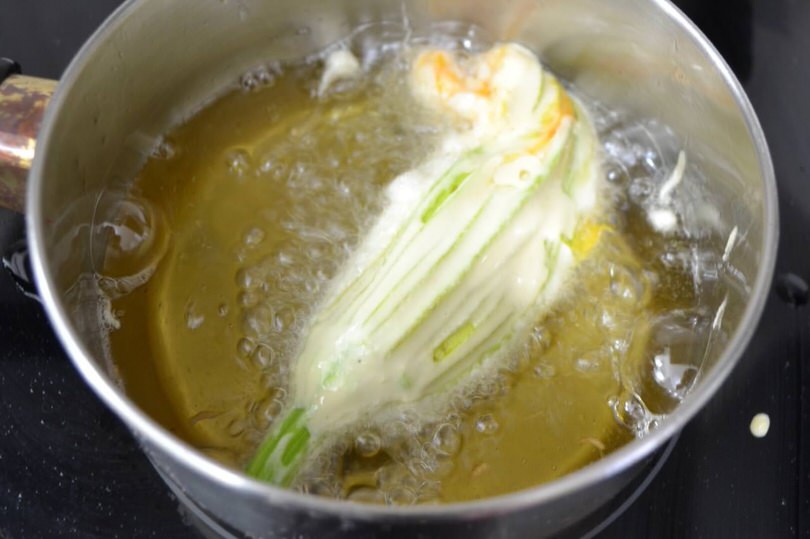 Fiori di zucca fritti - Ricetta ﻿Fiori di zucca fritti di ...