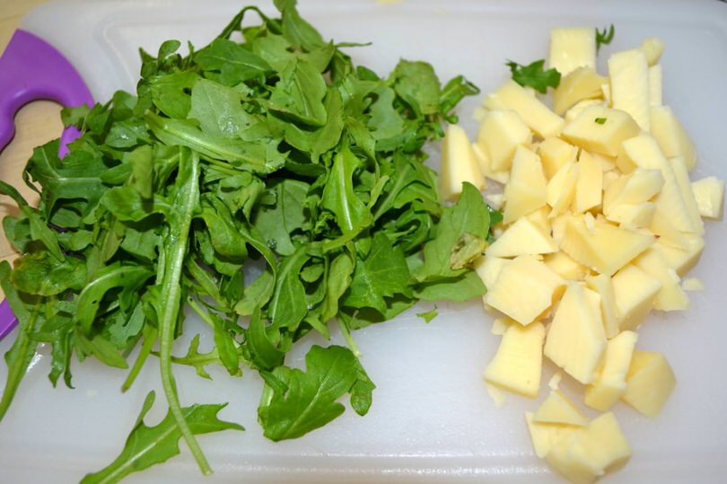 5 tagliere formaggio e rucola
