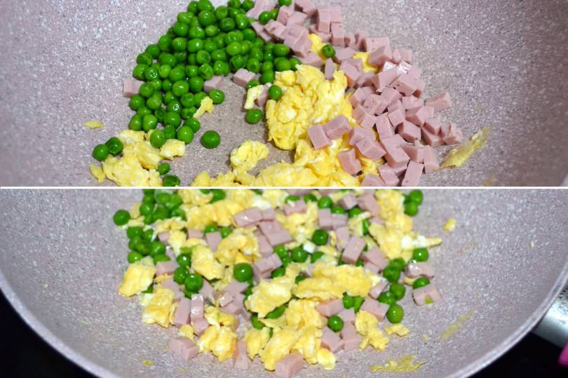 aggiungere prosciutto e piselli