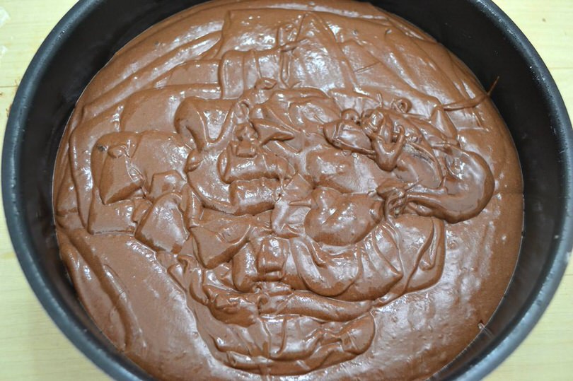 4-versare-nella-tortiera