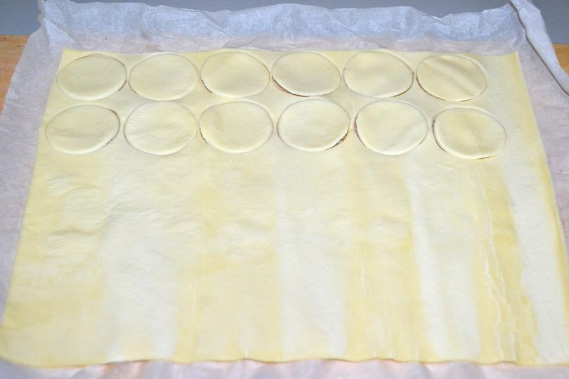 1-ritagliare-pasta-sfoglia