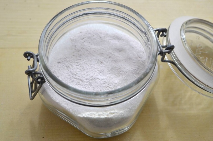 2-aggiungere-zucchero-e-livito