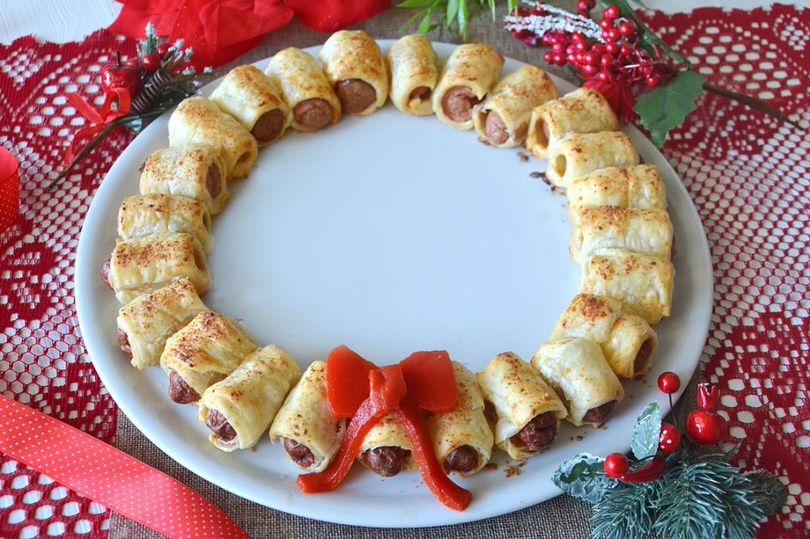 Dolci Di Natale Con Pasta Sfoglia.Ghirlanda Di Wurstel Ricetta Ghirlanda Di Wurstel Di Misya