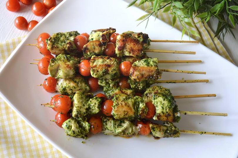 Spiedini di pollo con pesto