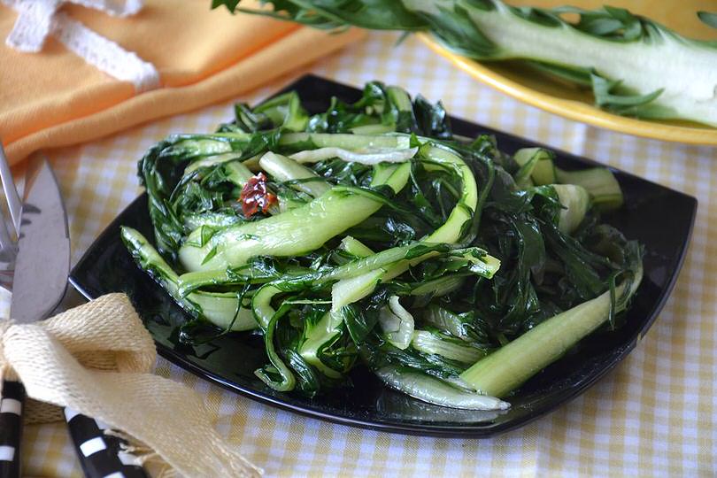 Come cucinare le puntarelle: fresche con le alici