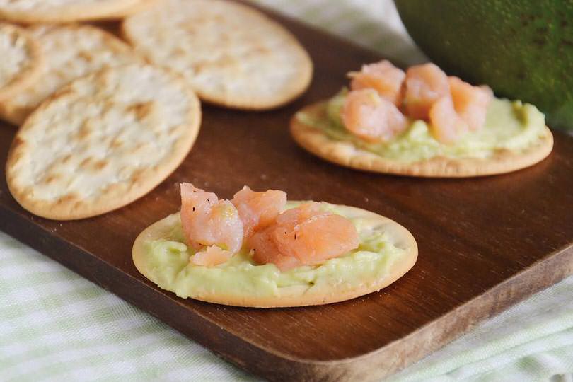 crostini con crema avocado