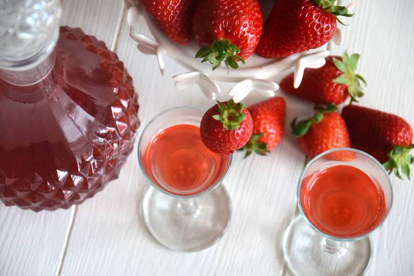» Liquore alle fragole - Ricetta Liquore alle fragole di Misya