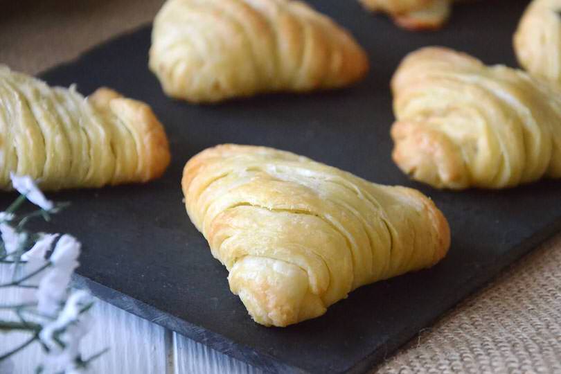 sfogliatelle salsicce e friarielli