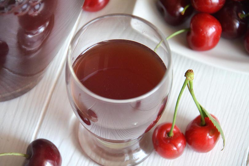 » Liquore di ciliegie - Ricetta Liquore di ciliegie di Misya