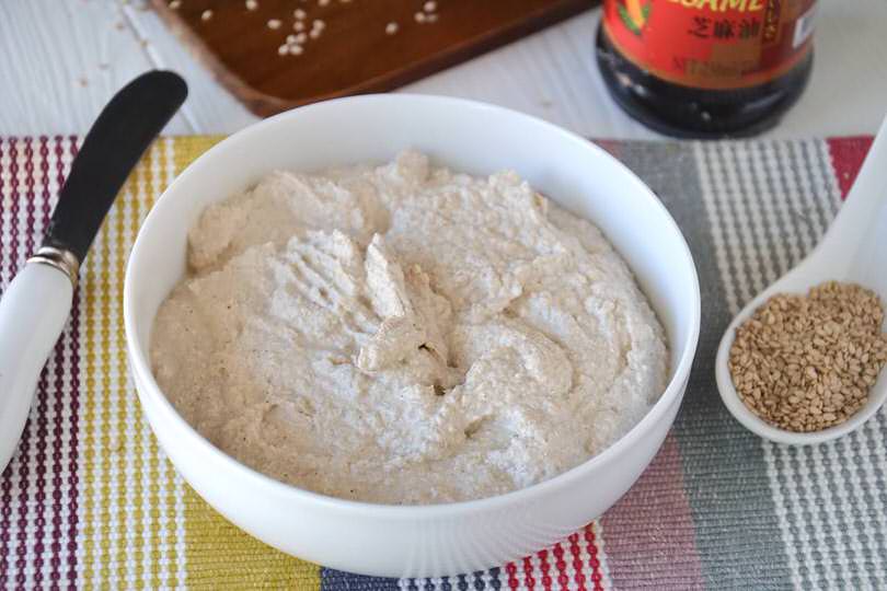 Tahina: la ricetta della salsa di sesamo e come utilizzarla