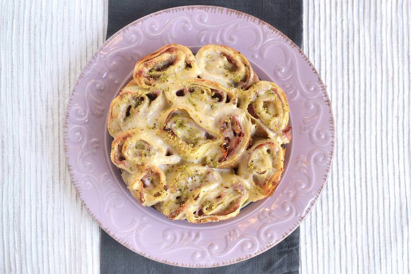Girelle di crepes speck pistacchi