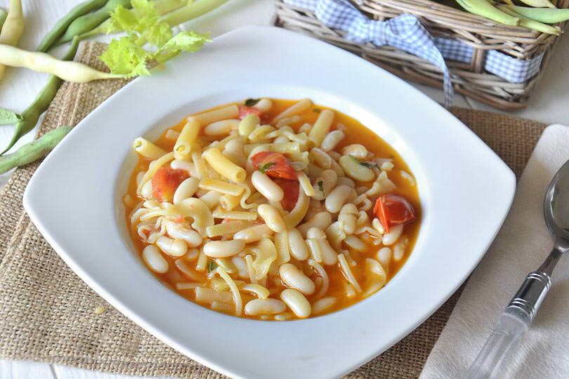 Pasta con fagioli spollichini