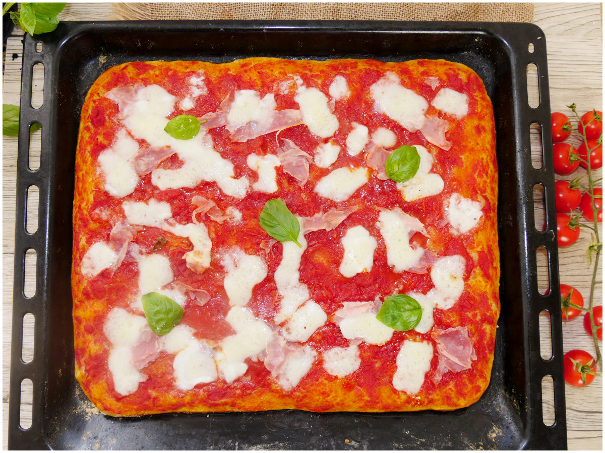 Pizza in teglia - Ricetta di Misya