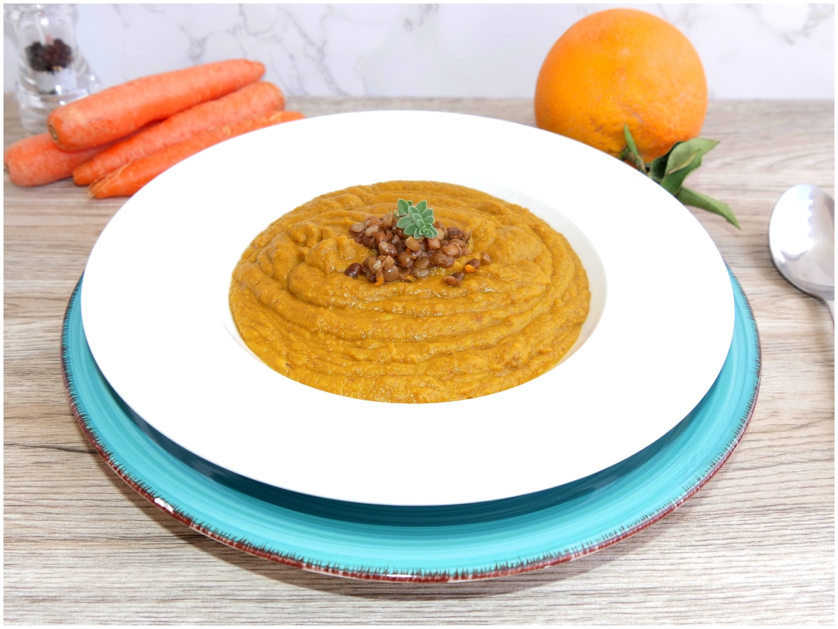 Cream of carrot and lentil soup