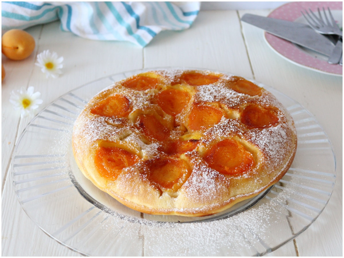 Torta alle albicocche in padella