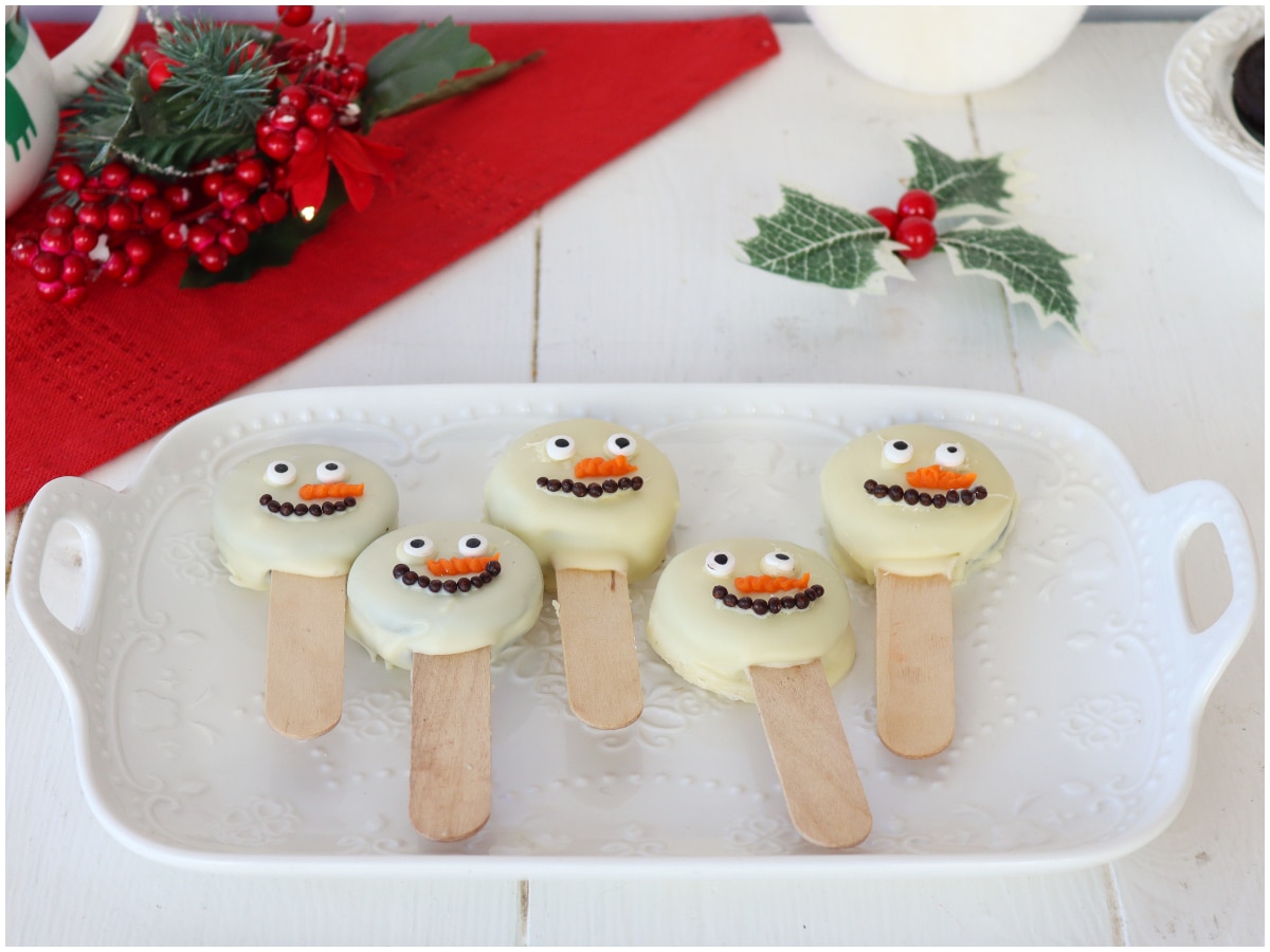 Snowman Oreo pops