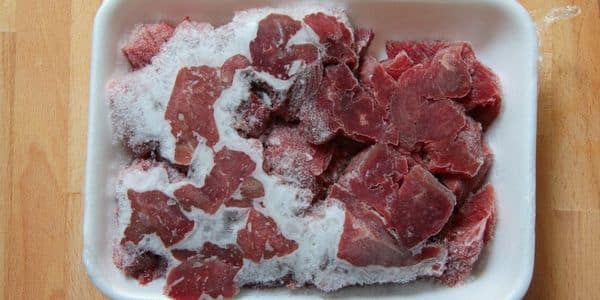 Come conservare la carne rossa cruda nel frigorifero