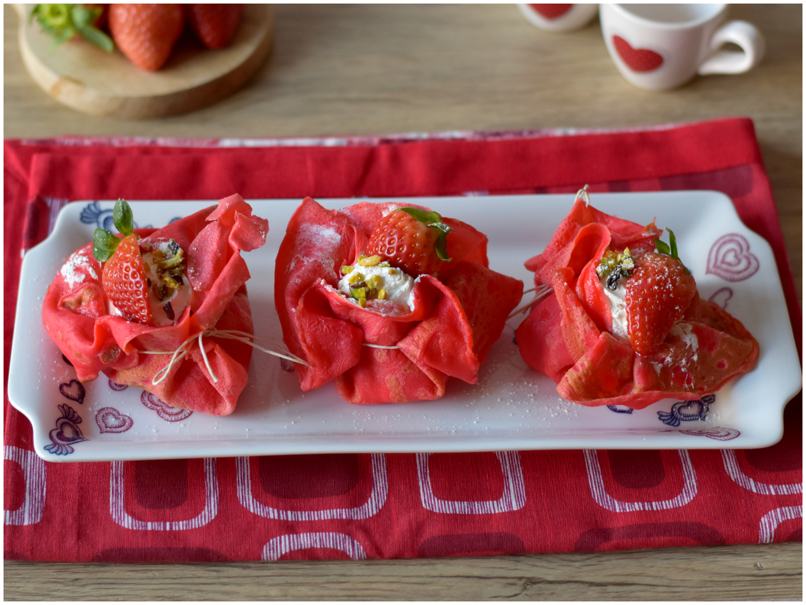 Fagottini di crêpes rossi